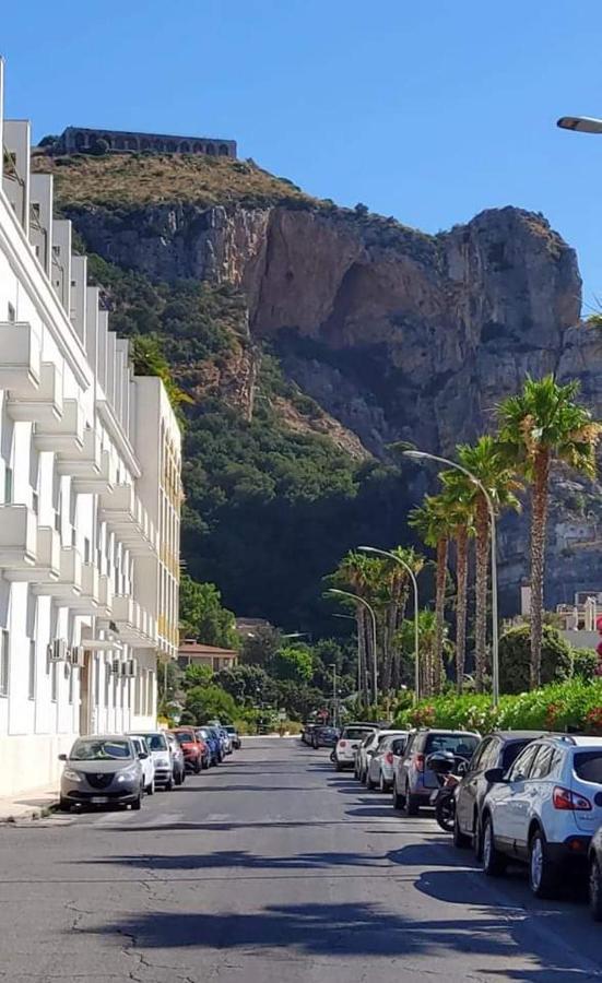 Casa Domitilla Vista Mare - Spiagge, Storia & Relax Wifi - Netflix Terracina Exterior photo